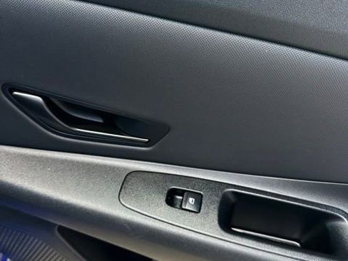 Certified 2025 Hyundai Elantra Sport FWD image 17
