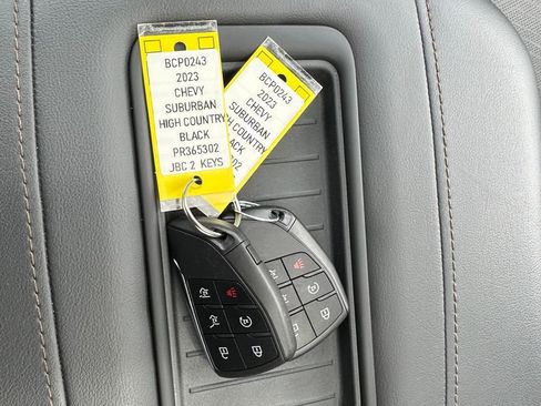 Used 2023 Chevrolet Suburban High Country AWD/4WD image 9