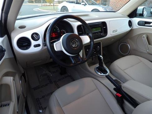 Used 2013 Volkswagen Beetle 2.5 image 11