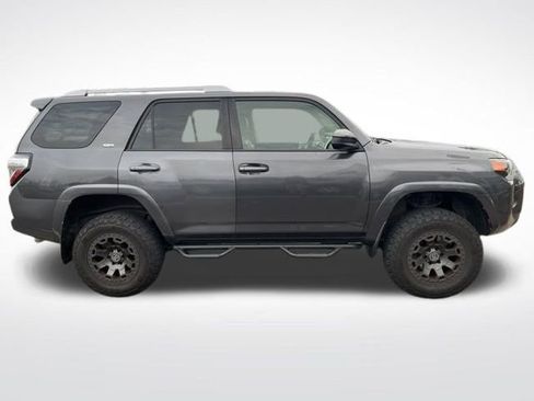 Used 2016 Toyota 4Runner SR5 image 5