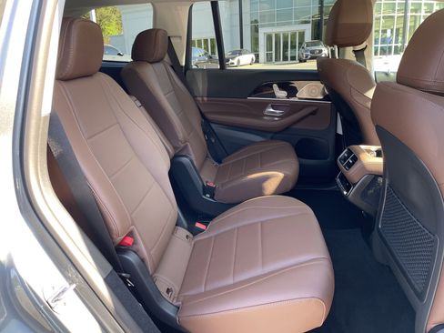 New 2026 Mercedes-Benz GLS 450 4MATIC image 44