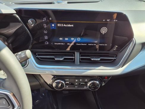 New 2025 Chevrolet Trax LT w/ Driver Confidence Package image 10