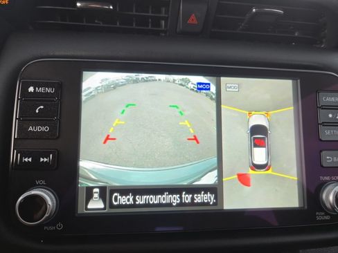Used 2023 Nissan Kicks SR w/ SR Premium Package FWD image 23