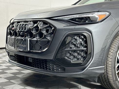 Used 2025 Audi SQ5 Premium Plus w/ Premium Plus Package image 33
