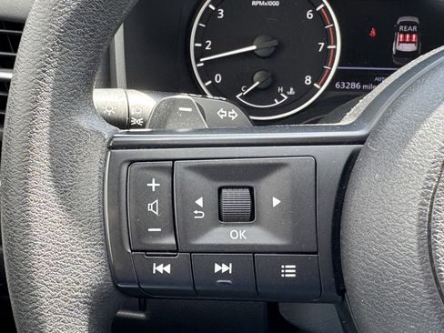 Used 2024 Nissan Rogue SV AWD/4WD image 17