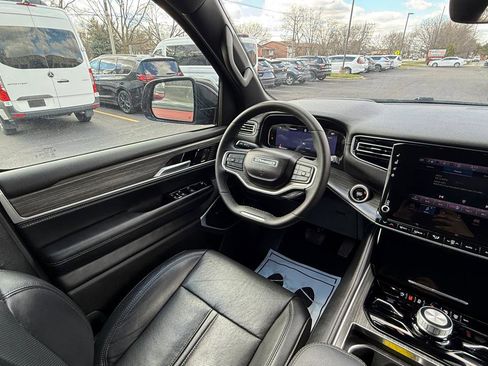Used 2024 Jeep Wagoneer L Series III w/ Flexible Seating Group image 12