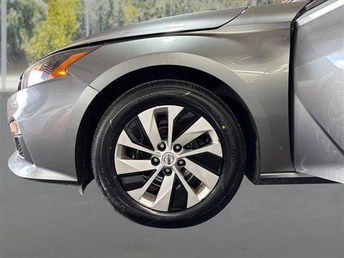 Used 2022 Nissan Altima 2.5 S FWD image 18