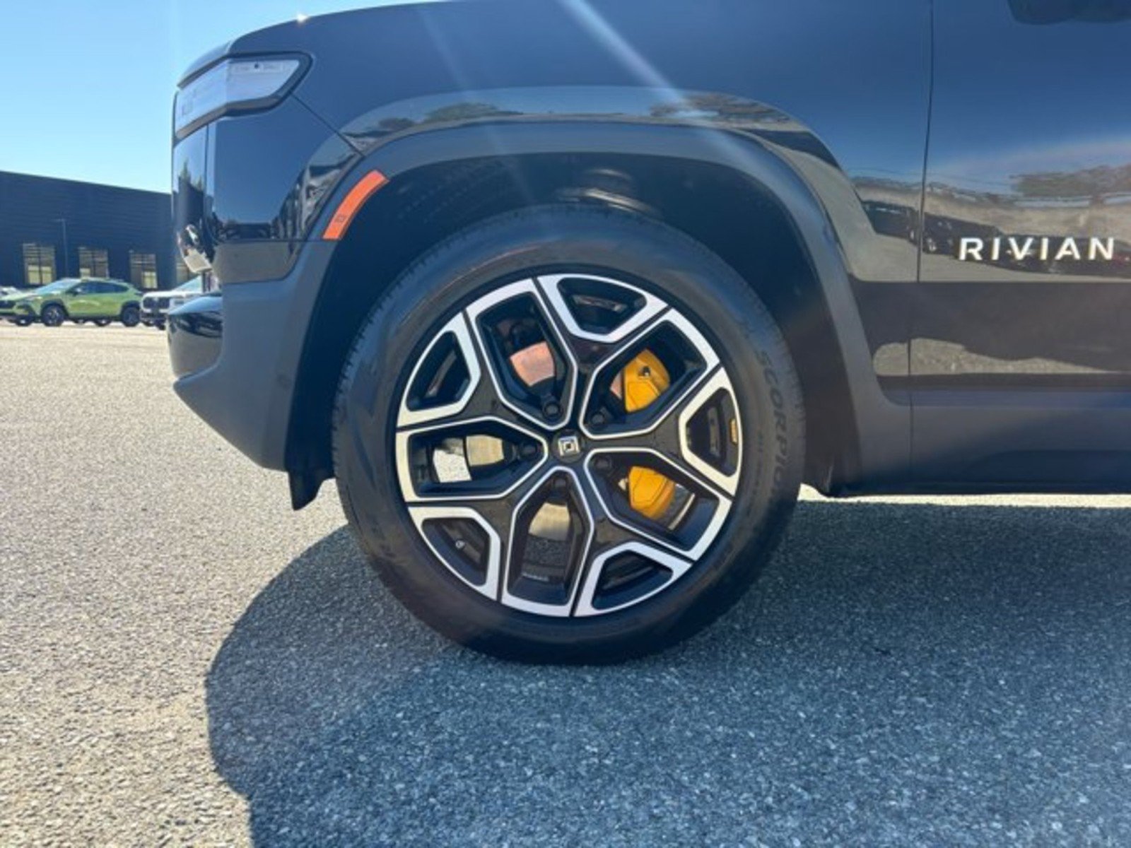 Used 2022 Rivian R1S Launch Edition Quad AWD/4WD image 9