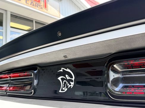 Used 2016 Dodge Challenger SRT Hellcat RWD image 8