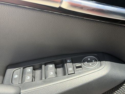 Certified 2025 Kia Seltos X-Line AWD/4WD image 17