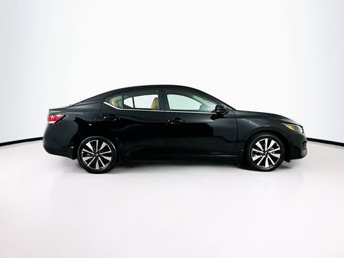 Used 2025 Nissan Sentra SV w/ SV Premium Package image 10