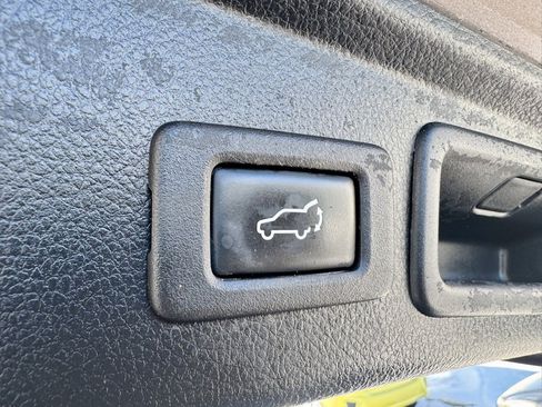 Used 2016 Subaru Forester 2.5i Limited image 11