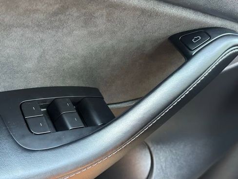 Used 2022 Tesla Model Y Long Range AWD/4WD image 17