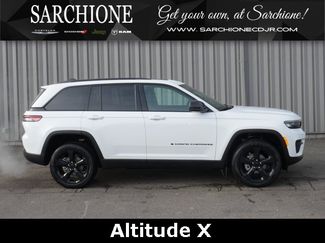 New 2025 Jeep Grand Cherokee Altitude video 1