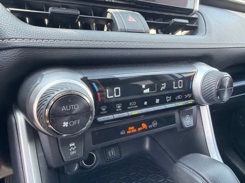Used 2025 Toyota RAV4 XLE AWD/4WD image 13