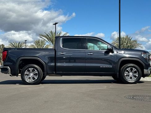 Used 2025 GMC Sierra 1500 SLT AWD/4WD image 3