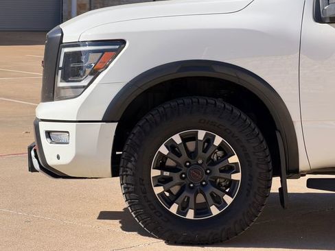 Used 2023 Nissan Titan PRO-4X w/ Pro-4x Convenience Package AWD/4WD image 4