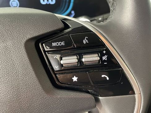Certified 2024 Kia Niro EX FWD image 12