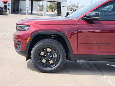 New 2025 Jeep Grand Cherokee L Altitude image 7