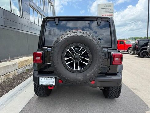 Used 2024 Jeep Wrangler Unlimited Rubicon AWD/4WD image 4