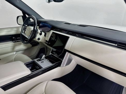 Used 2025 Land Rover Range Rover Long Wheelbase Autobiography AWD/4WD image 29