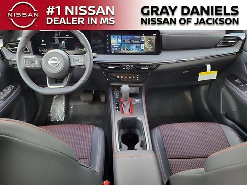 New 2025 Nissan Kicks SR image 6