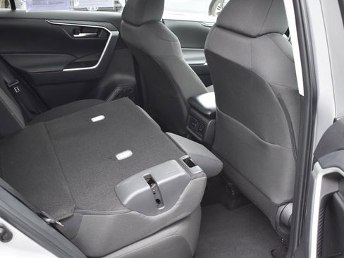 Used 2025 Toyota RAV4 XLE w/ Convenience Package AWD/4WD image 14