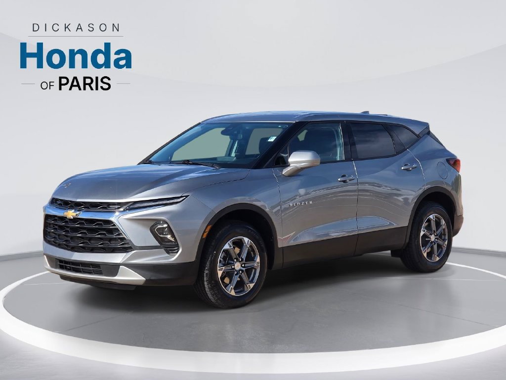 Used 2025 Chevrolet Blazer LT FWD image 1