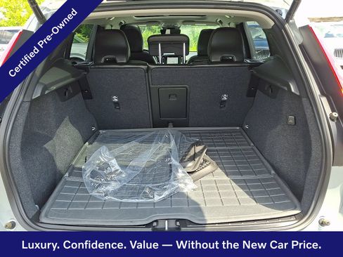 Certified 2024 Volvo XC40 B5 Ultimate w/ Protection Package Premier AWD/4WD image 29