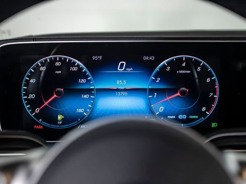 Used 2023 Mercedes-Benz GLS 450 4MATIC image 32