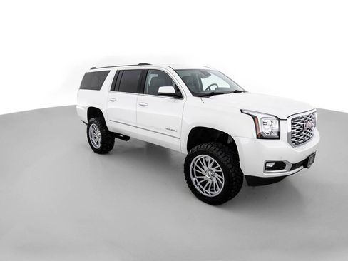 Used 2020 GMC Yukon XL Denali w/ Open Road Package AWD/4WD image 3
