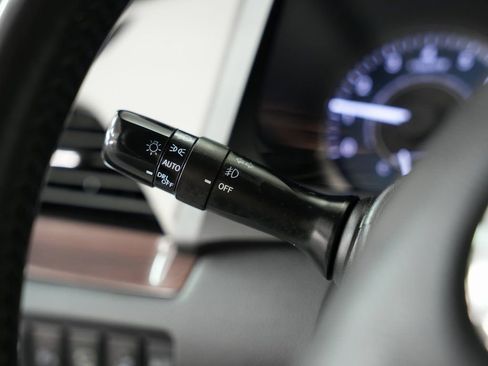 Used 2019 Toyota Sienna Limited Premium image 14