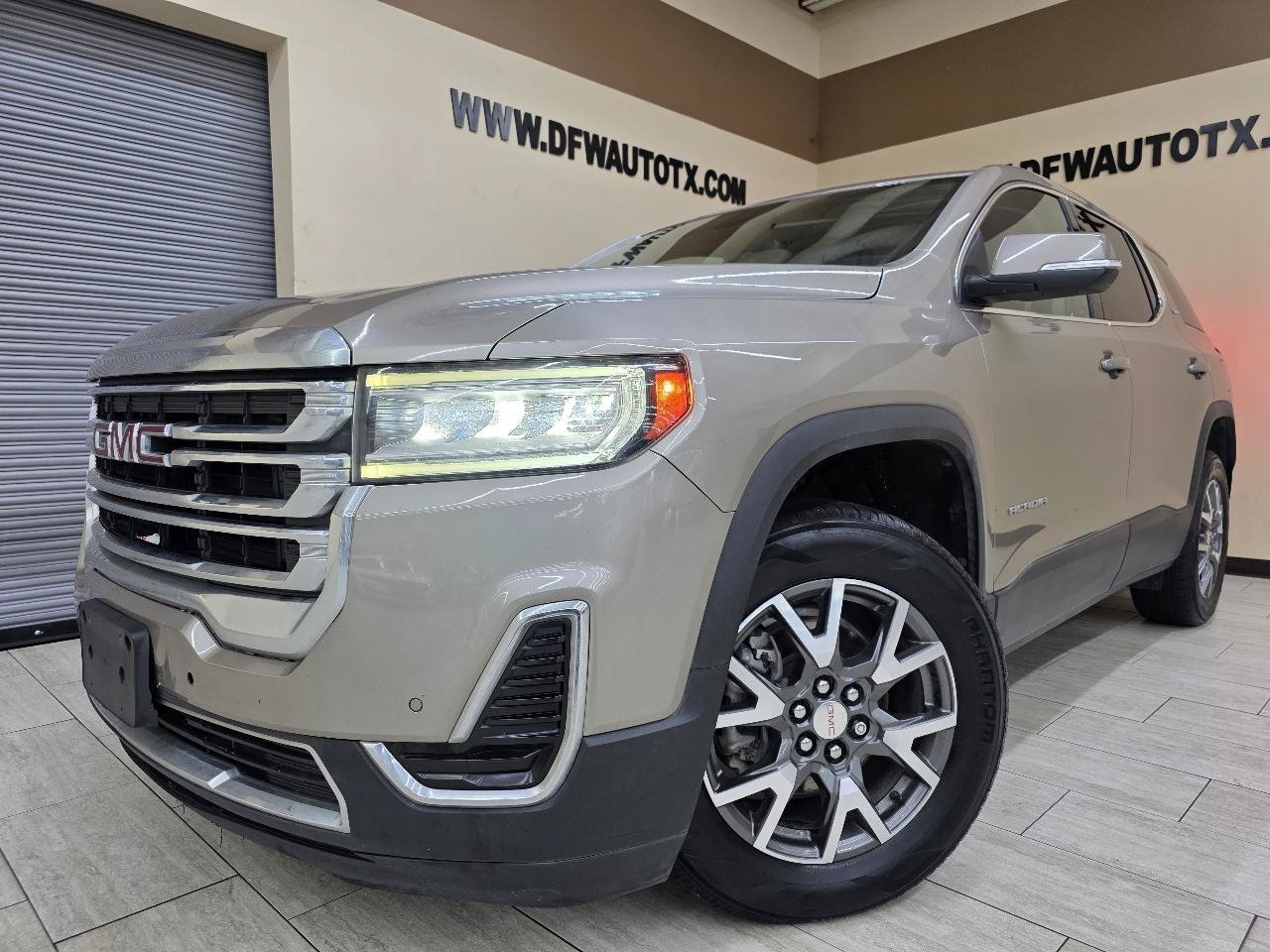 Used 2022 GMC Acadia SLE FWD image 1