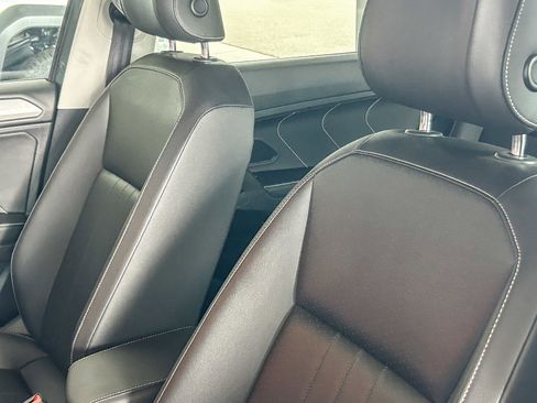 Used 2023 Volkswagen Tiguan SE image 23