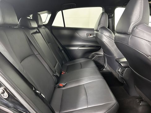 Used 2023 Toyota Venza XLE AWD/4WD image 13