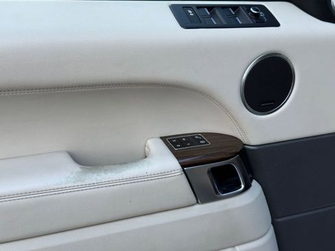 Used 2014 Land Rover Range Rover Sport HSE image 14