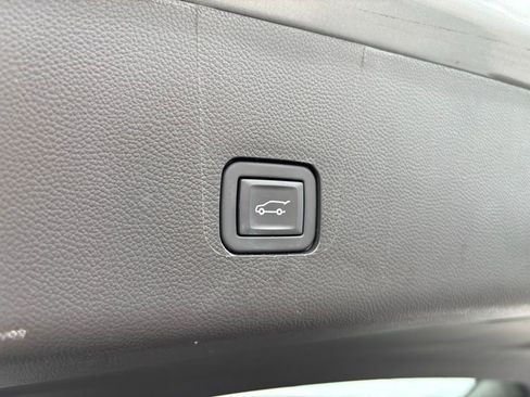 Used 2023 Chevrolet Traverse LT w/ LPO, Floor Liner Package image 21