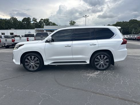 Used 2018 Lexus LX 570 4WD w/ Luxury Package image 5