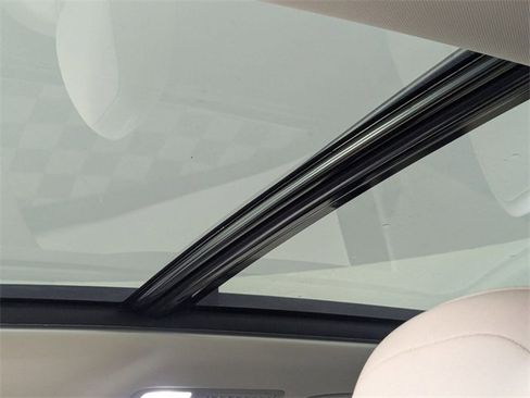 Used 2022 Subaru Ascent Limited w/ Technology Package image 13