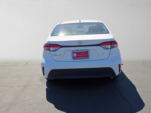 Certified 2025 Toyota Corolla LE FWD image 4