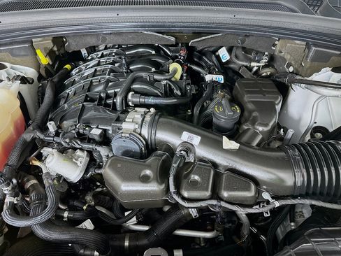 Used 2023 Jeep Grand Cherokee L Laredo image 34