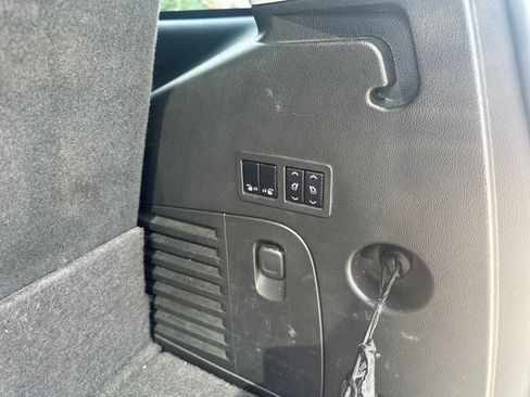 Used 2016 Chevrolet Tahoe LT RWD image 12