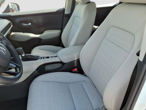 Used 2025 Honda HR-V LX image 11