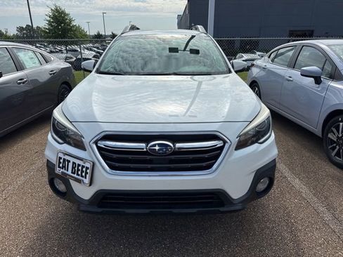Used 2019 Subaru Outback 2.5i Premium AWD/4WD image 3