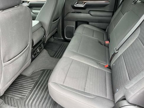 Used 2023 Chevrolet Silverado 1500 LT AWD/4WD image 18