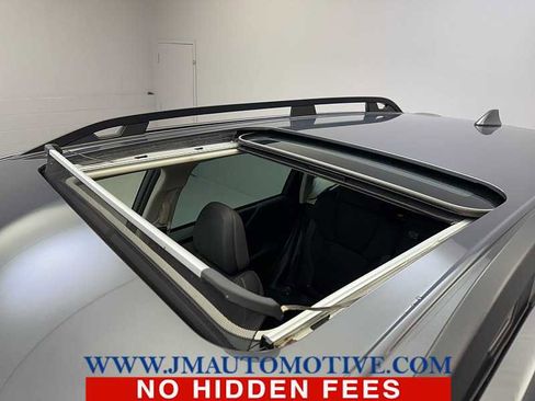 Used 2023 Subaru Forester Premium image 11