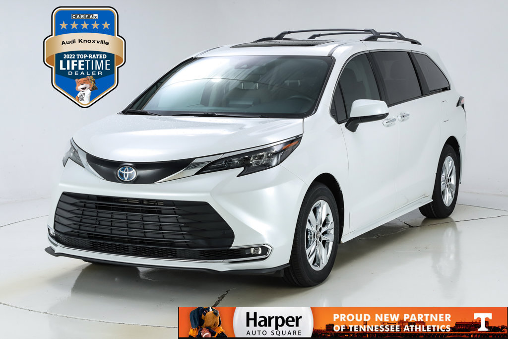 Used 2024 Toyota Sienna XLE w/ XLE Plus Package AWD/4WD image 1