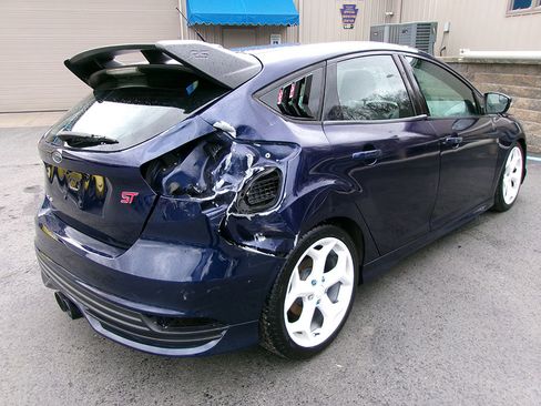 Used 2016 Ford Focus ST image 1