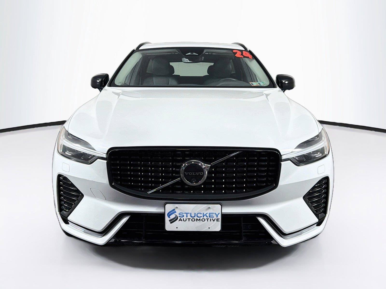 Used 2024 Volvo XC60 B5 Plus w/ Climate Package AWD/4WD image 6