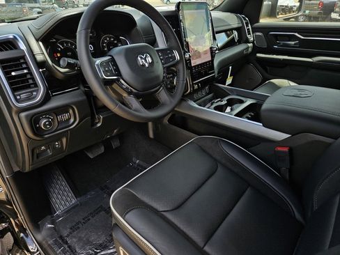 Used 2025 RAM 1500 Laramie AWD/4WD image 17